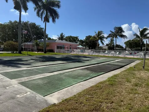 255 South Boulevard Boynton Beach FL 33435