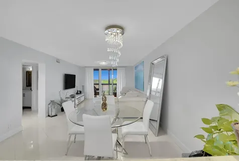 1266 S Military Trail Deerfield Beach FL 33442
