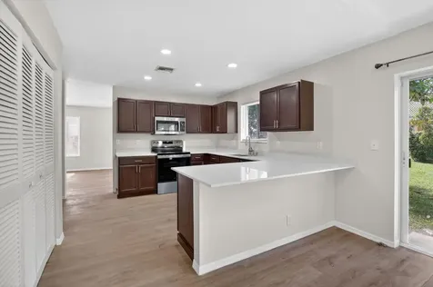 10772 SW 14th Place Davie FL 33324