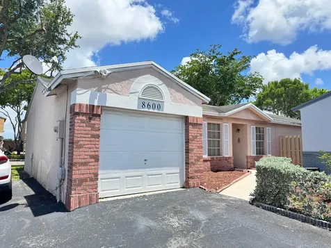 8600 NW 193rd Terrace Hialeah FL 33015