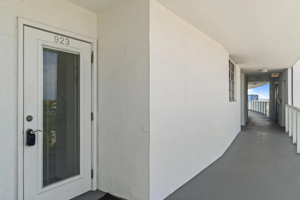 2731 NE 14th Street Causeway Pompano Beach FL 33062