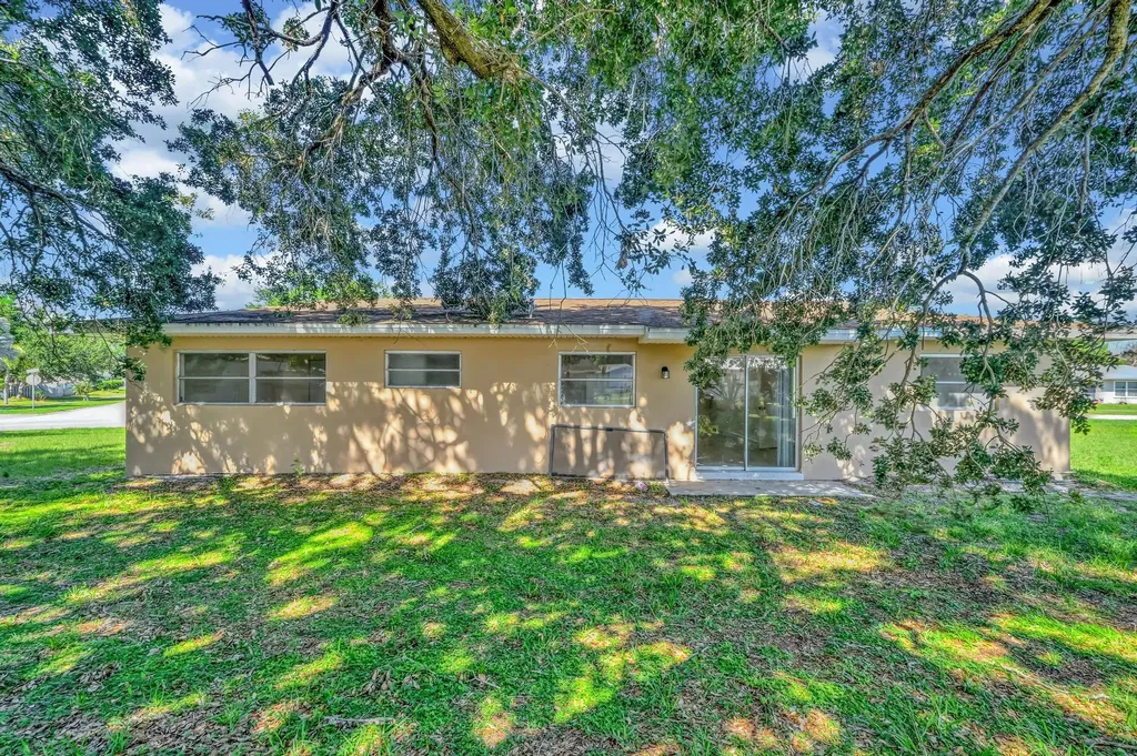 160 NE Bracken Road Port St Lucie FL 34983