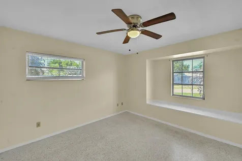 160 NE Bracken Road Port St Lucie FL 34983