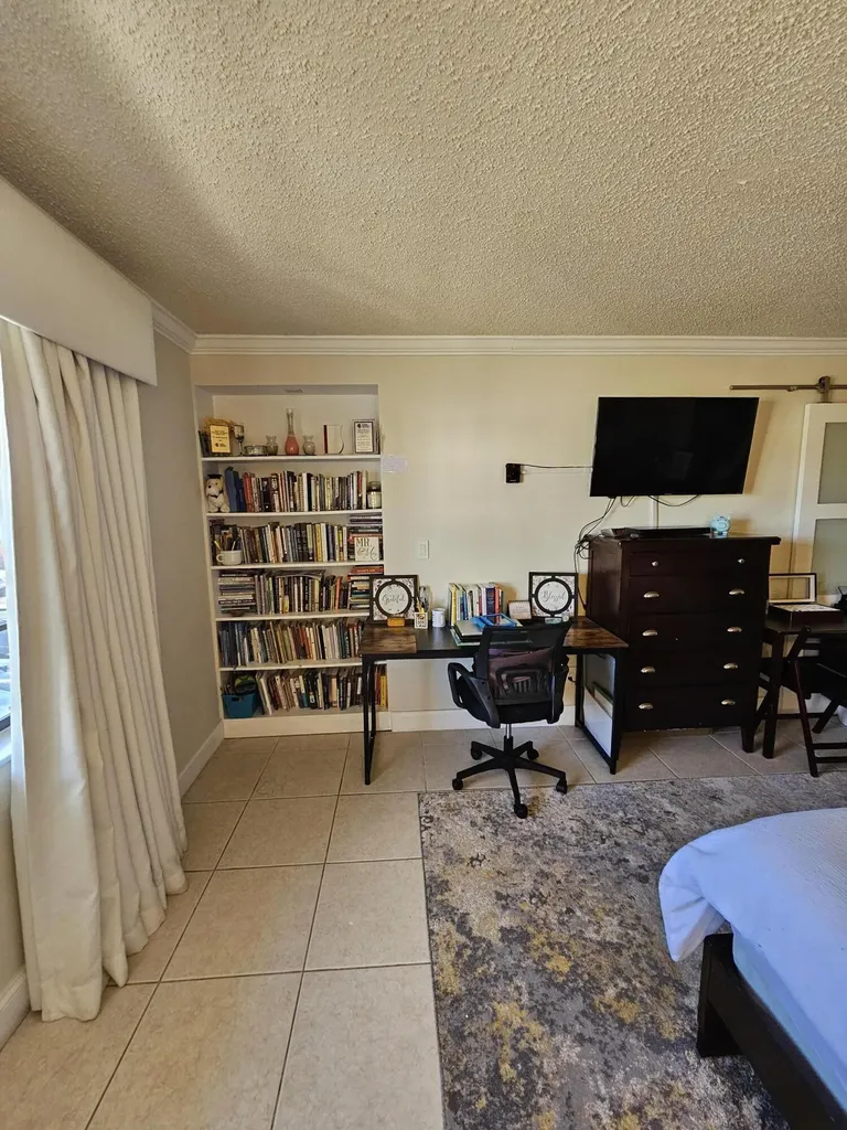 2617 N 40th Avenue Hollywood FL 33021