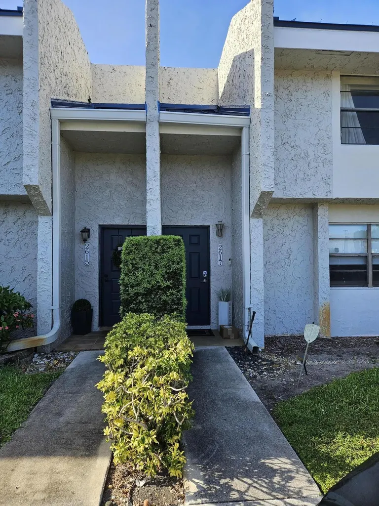 2617 N 40th Avenue Hollywood FL 33021