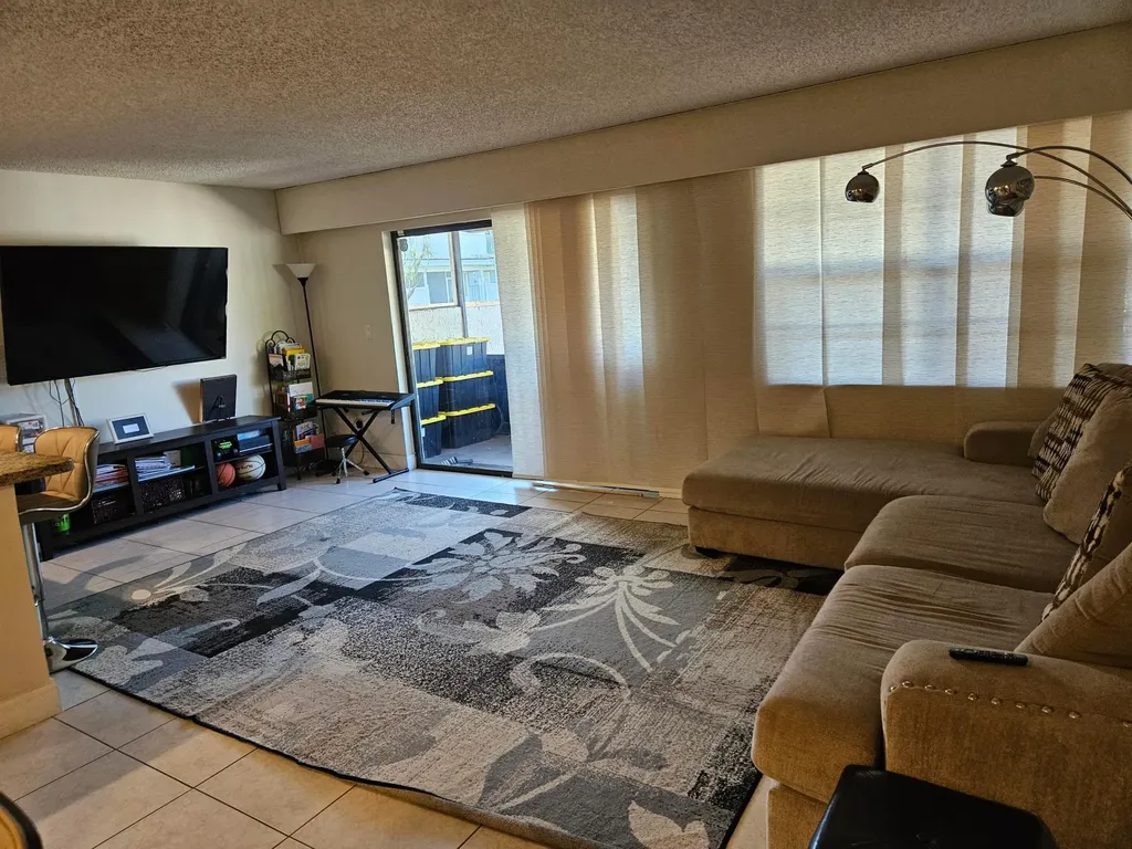 2617 N 40th Avenue Hollywood FL 33021