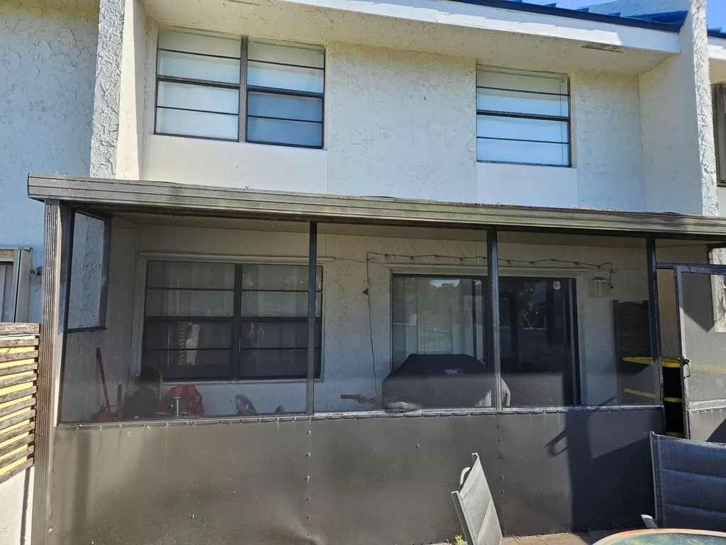 2617 N 40th Avenue Hollywood FL 33021