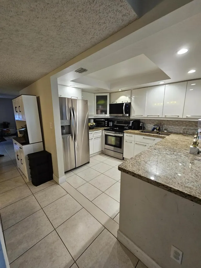 2617 N 40th Avenue Hollywood FL 33021