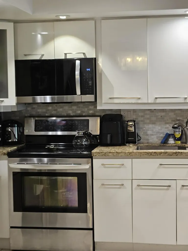 2617 N 40th Avenue Hollywood FL 33021