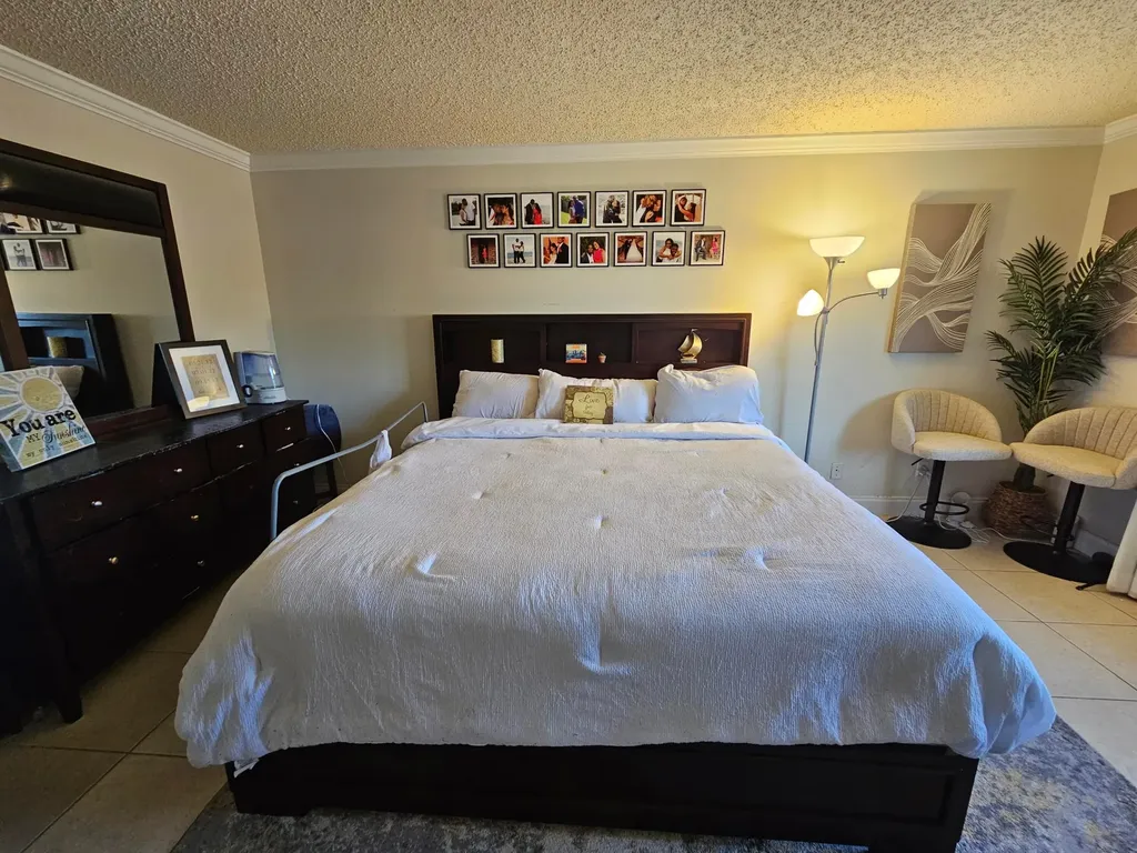 2617 N 40th Avenue Hollywood FL 33021