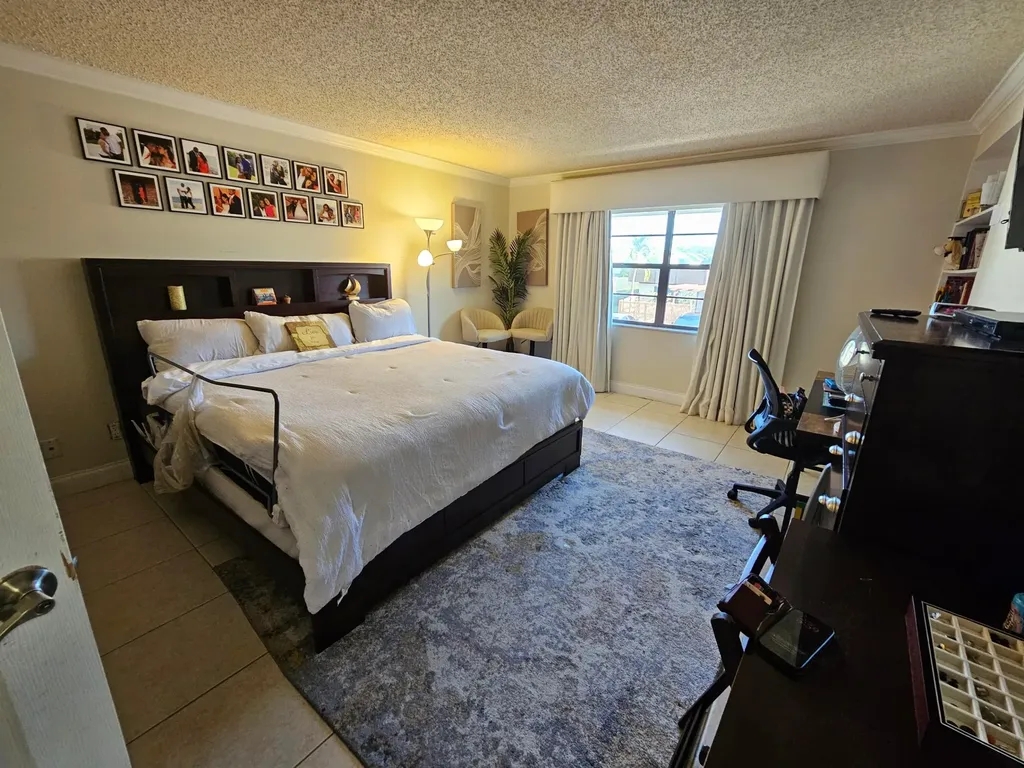 2617 N 40th Avenue Hollywood FL 33021