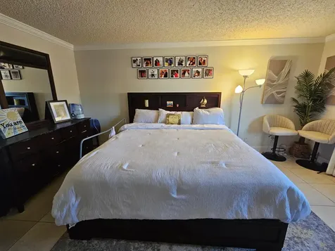 2617 N 40th Avenue Hollywood FL 33021