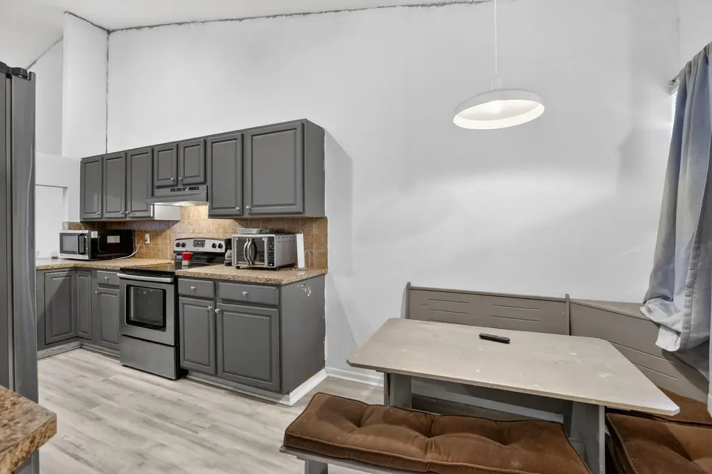 11145 NW 38th Place Sunrise FL 33351