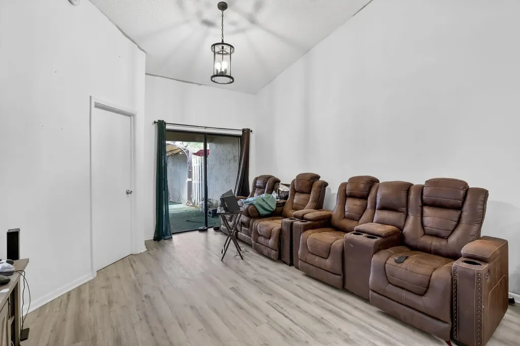 11145 NW 38th Place Sunrise FL 33351