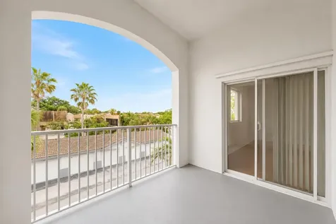 2640 S University Drive Davie FL 33328