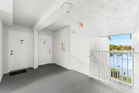 2640 S University Drive Davie FL 33328