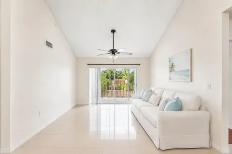 2640 S University Drive Davie FL 33328