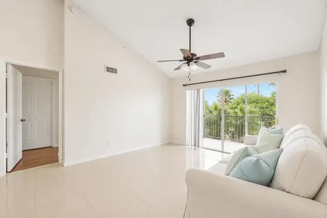 2640 S University Drive Davie FL 33328