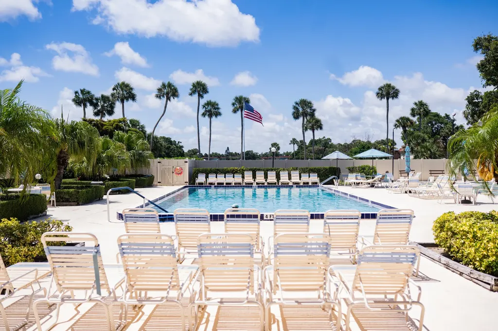 15 Vista Palm Lane Vero Beach FL 32962