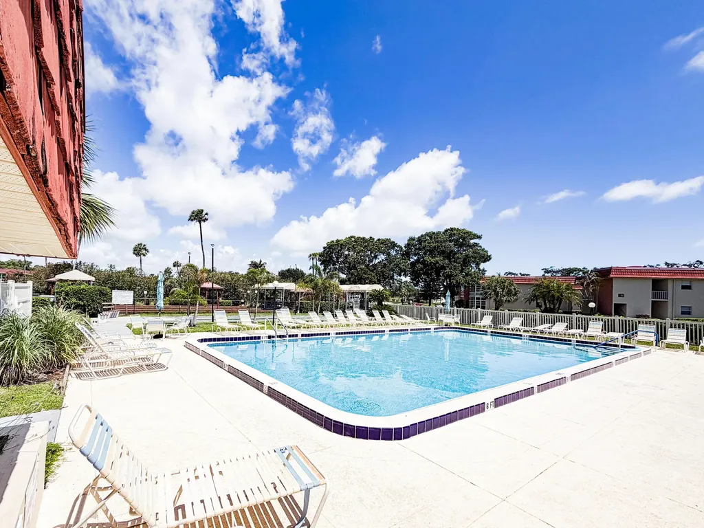 15 Vista Palm Lane Vero Beach FL 32962