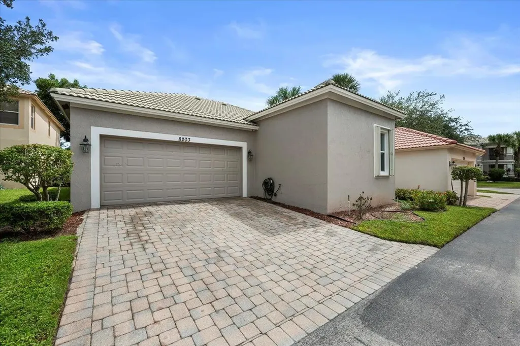 8203 Calterra Drive Palm Beach Gardens FL 33418