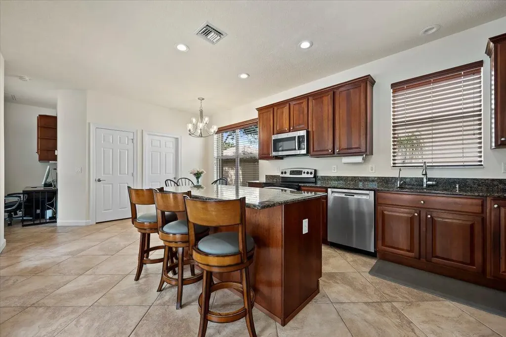 8203 Calterra Drive Palm Beach Gardens FL 33418