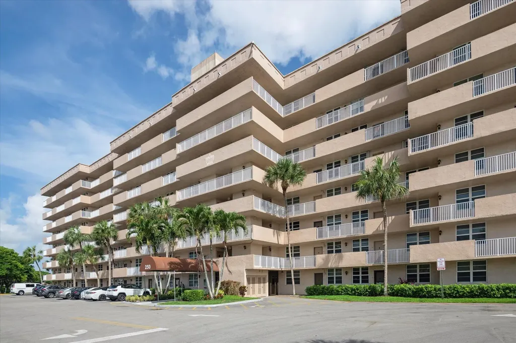 250 Jacaranda Drive Plantation FL 33324
