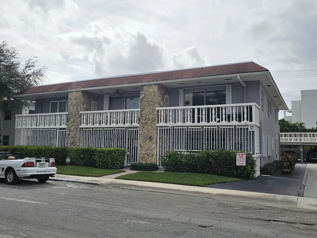 17 S Lakeside Drive Lake Worth Beach FL 33460