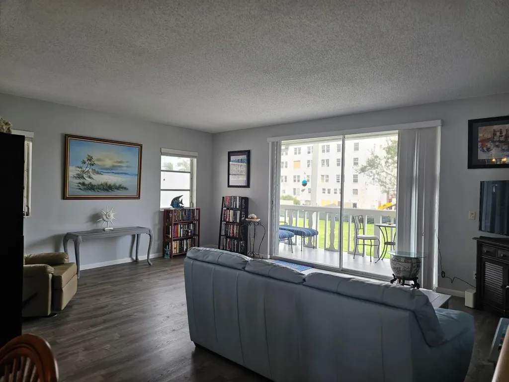 17 S Lakeside Drive Lake Worth Beach FL 33460