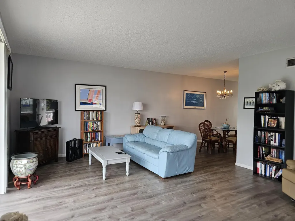 17 S Lakeside Drive Lake Worth Beach FL 33460