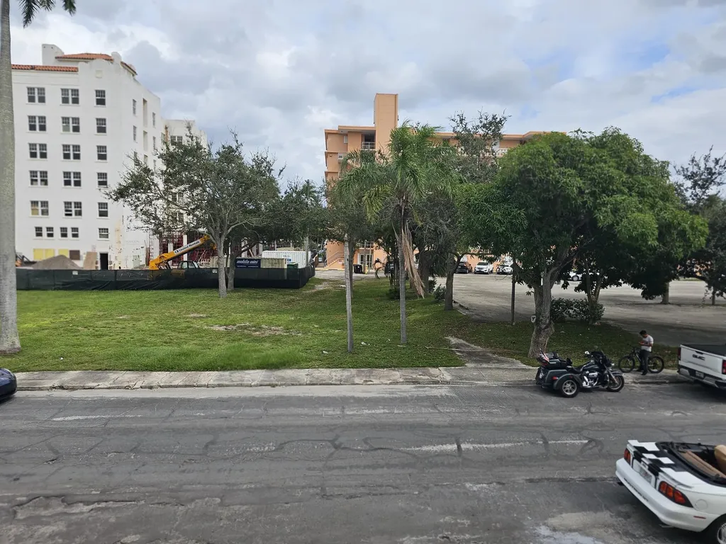 17 S Lakeside Drive Lake Worth Beach FL 33460