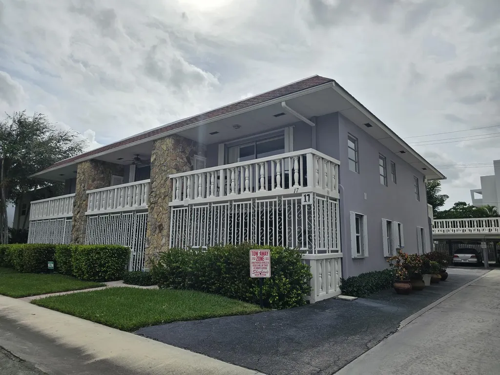 17 S Lakeside Drive Lake Worth Beach FL 33460