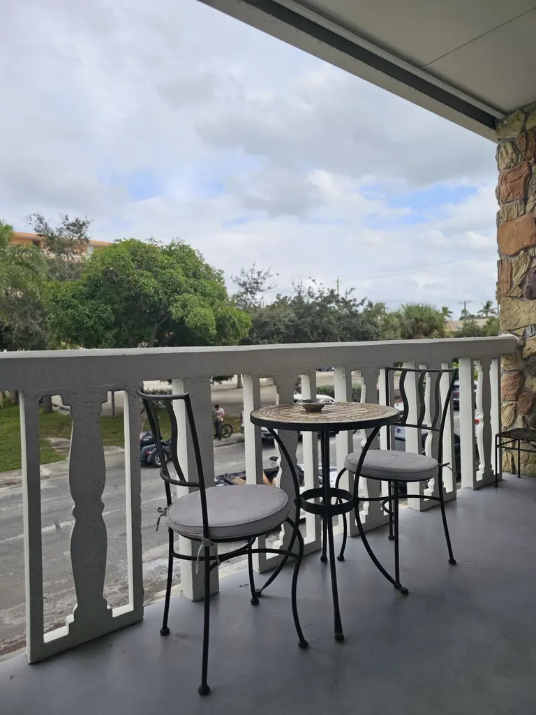 17 S Lakeside Drive Lake Worth Beach FL 33460