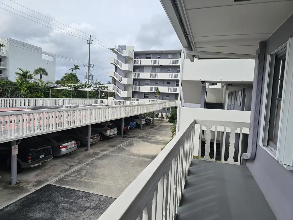 17 S Lakeside Drive Lake Worth Beach FL 33460