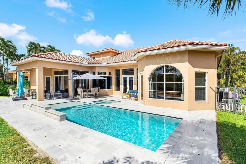3381 Lago De Talavera Lake Worth FL 33467