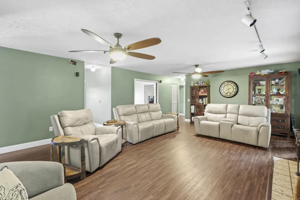 4170 Mccarty Road Fort Pierce FL 34945