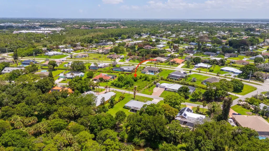 2012 SE Giffen Avenue Port St Lucie FL 34952