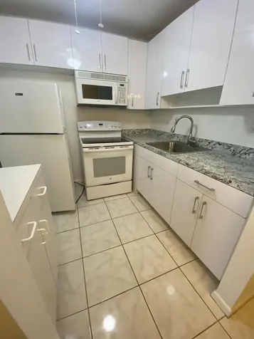 3 Kingswood A West Palm Beach FL 33417