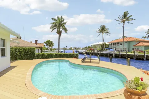 171 Lucina Drive Hypoluxo FL 33462