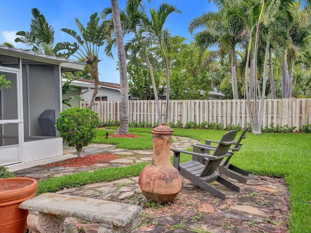4440 NE 17th Terrace Oakland Park FL 33334