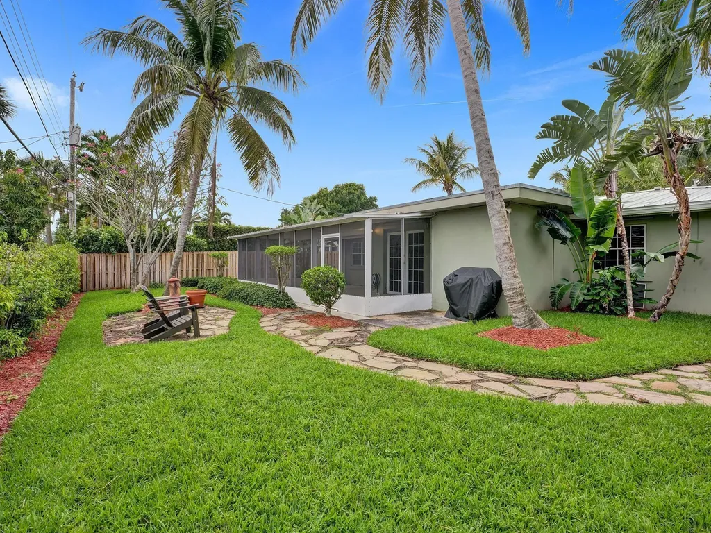 4440 NE 17th Terrace Oakland Park FL 33334