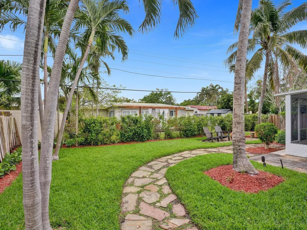 4440 NE 17th Terrace Oakland Park FL 33334
