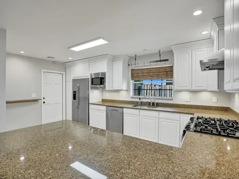 4440 NE 17th Terrace Oakland Park FL 33334