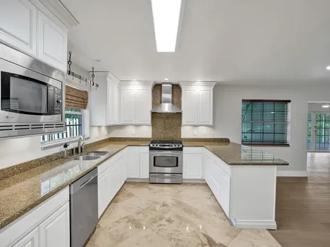 4440 NE 17th Terrace Oakland Park FL 33334