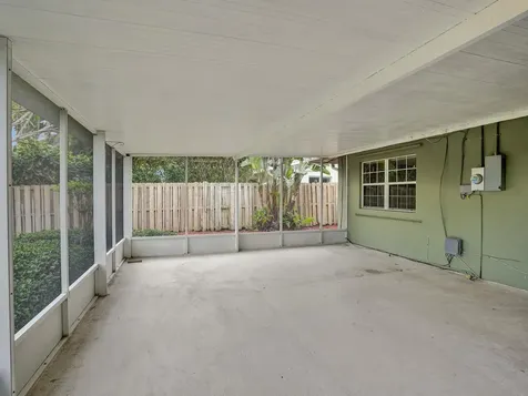 4440 NE 17th Terrace Oakland Park FL 33334