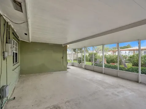 4440 NE 17th Terrace Oakland Park FL 33334
