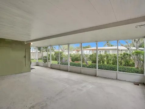 4440 NE 17th Terrace Oakland Park FL 33334