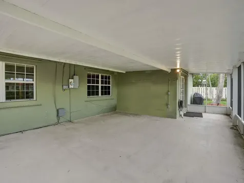 4440 NE 17th Terrace Oakland Park FL 33334