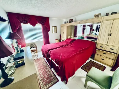 503 Shady Pine Way Greenacres FL 33415