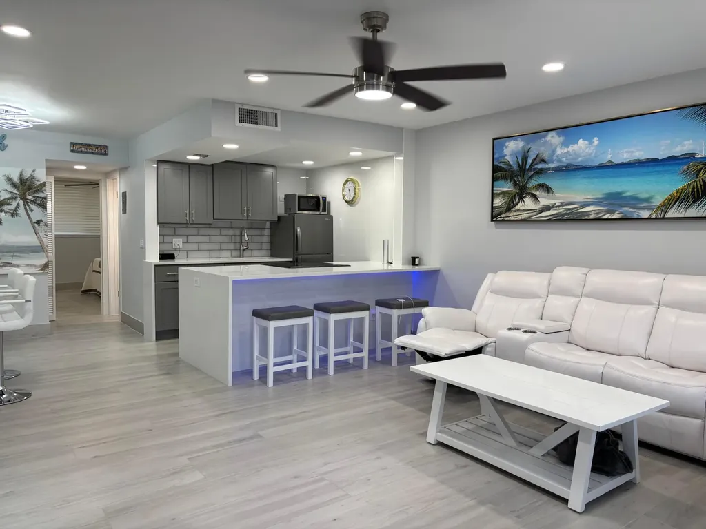 2565 S Ocean Boulevard Palm Beach FL 33480